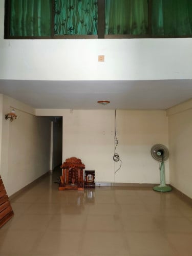 ផ្ទះល្វែង(បីជាន់) ជិតផ្សារ និងវត្តទួលសង្កែ (ប្លឹងរឹង)
