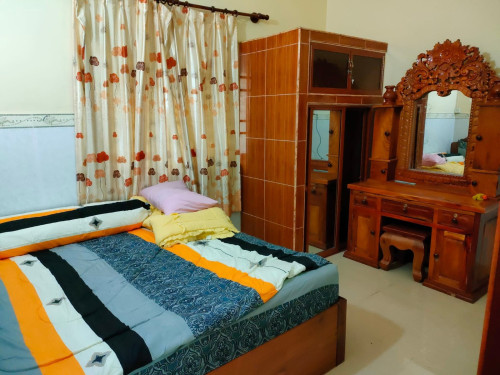 ផ្ទះល្វែង(បីជាន់) ជិតផ្សារ និងវត្តទួលសង្កែ (ប្លឹងរឹង)