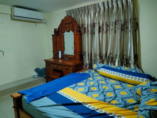 ផ្ទះល្វែង(បីជាន់) ជិតផ្សារ និងវត្តទួលសង្កែ (ប្លឹងរឹង)