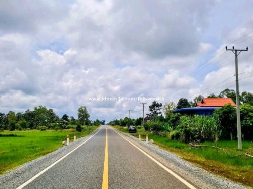 ដីលក់ទីតាំងល្អជាប់ថ្នល់កៅស៊ូ៣០ម