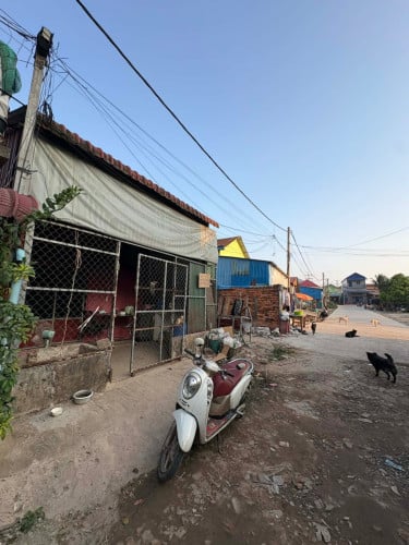 ផ្ទះលក់តម្លៃក្រោមទីផ្សារក្រុងព្រះសីហនុ ចរចារបានបងប្អូន