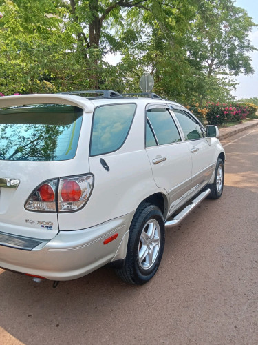 ឡានលក់នៅសំណុំស៊ីនទាំងអស់