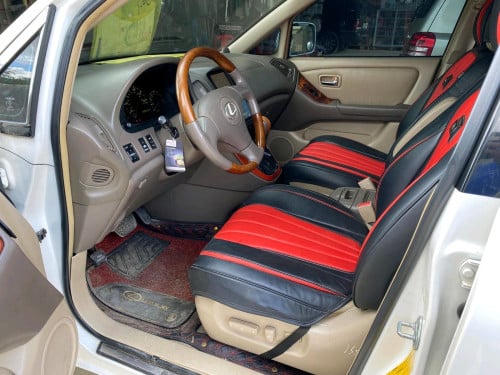 ឡានស្អាត Rx 300.ឆ្នាំ01. ប៉ុង២ ហើយមានហ្គាស់ស្រាប់ទៀត
