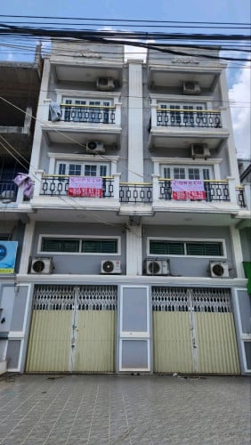 ផ្ទះជួល២ល្វែងលើផ្លូវធំ៤០ម