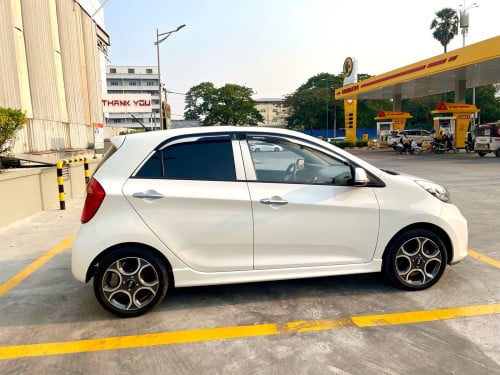 ឡានលក់ឆ្នាំ012 Smart key full option បើកដំបូល