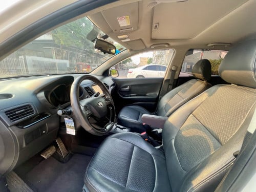 ឡានលក់ឆ្នាំ012 Smart key full option បើកដំបូល