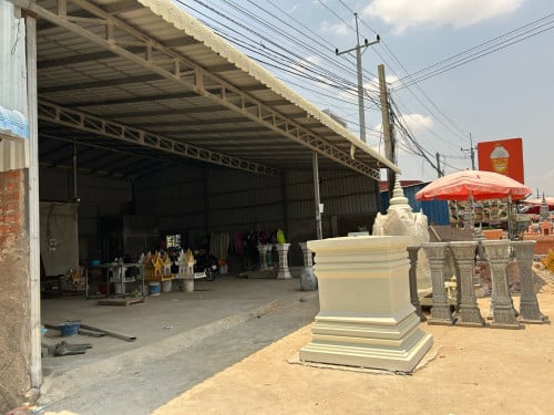 លក់ដីបន្ទាន់ នៅជិតរង្វង់មូលគួរស្រូវ 1,000 ម៉ែត្រផ្លូវជាតិលេខ 2