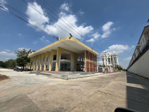 ដីលក់ 10m x 30m (ប្លង់រឹង) ដីសាងសង់វីឡា ឃ្លាំង