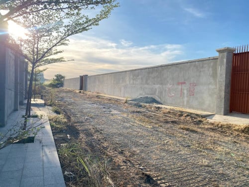 ដីលក់ 10m x 30m (ប្លង់រឹង) ដីសាងសង់វីឡា ឃ្លាំង
