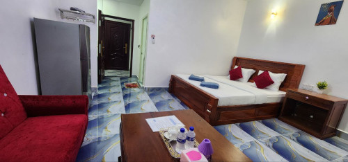 ផ្ទះសំណាក់ជួល មាន33បន្ទប់ 3ជាន់​ | ផ្លូវជាតិលេខ3 ជិតផ្សារដើមរកា បង្គោលគីឡូ37 ខេត្តកំពង់ស្ពី