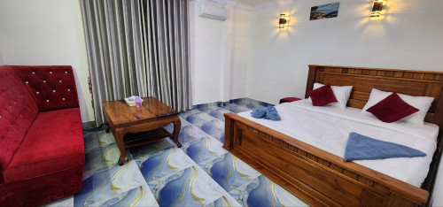 ផ្ទះសំណាក់ជួល មាន33បន្ទប់ 3ជាន់​ | ផ្លូវជាតិលេខ3 ជិតផ្សារដើមរកា បង្គោលគីឡូ37 ខេត្តកំពង់ស្ពី