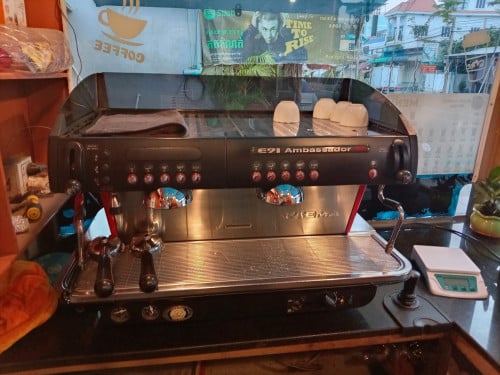 លក់មួយសេត ទូរនិងម៉ាសុីនកាហ្វេដៃពីរ.3500ចចារ