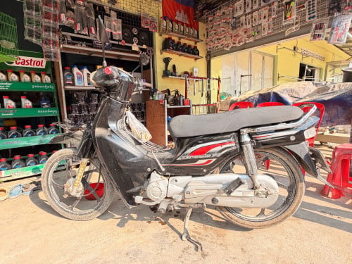 លក់ម៉ូតូបន្ទាន់លុយ 380$