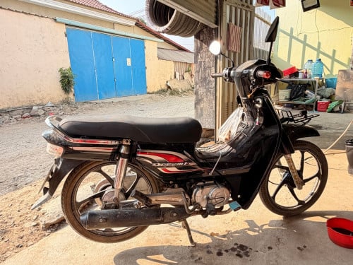 លក់ម៉ូតូបន្ទាន់លុយ 380$