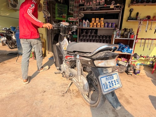 លក់ម៉ូតូបន្ទាន់លុយ 380$