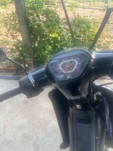 សង់ ប៊ិច 550$