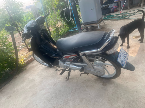 សង់ ប៊ិច 550$