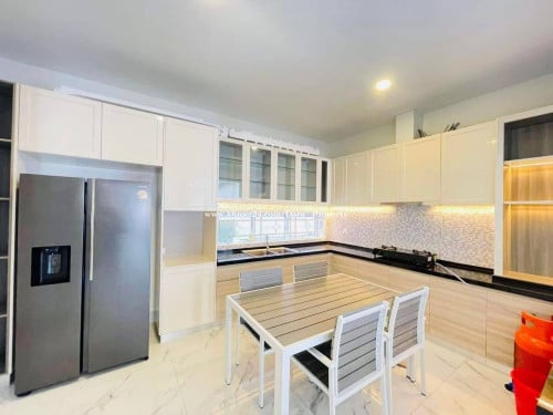 វីឡាព្រីនកែង សម្រាប់លក់ | Corner Prince Villa For Sale in Borey Penghuot Boeung Snor