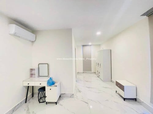វីឡាព្រីនកែង សម្រាប់លក់ | Corner Prince Villa For Sale in Borey Penghuot Boeung Snor