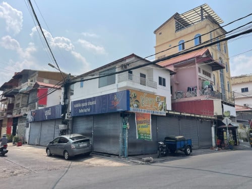 ផ្ទះអាជីវកម្មកែងសម្រាប់ជួលនៅទឹកល្អក់ទី ៣ / Corner Shop for Rent at  Tuek L'ak Ti Bei