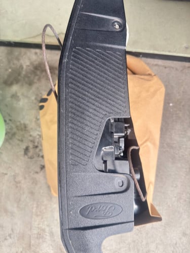 ស្តុំford raptor ខាងស្តាំលក់