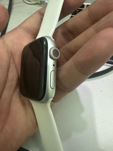ចង់លក់នាឡិកាដៃ Iwatch Series 8 45mm នៅស្អាត