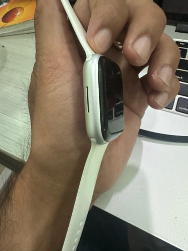 ចង់លក់នាឡិកាដៃ Iwatch Series 8 45mm នៅស្អាត