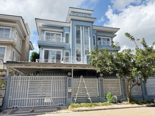 វីឡាទោល សម្រាប់លក់ | Link Villa for Sale