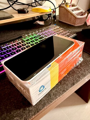 លក់​ TECNO spark slim តម្លៃ​ 175$
