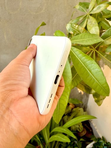 លក់​ TECNO spark slim តម្លៃ​ 175$