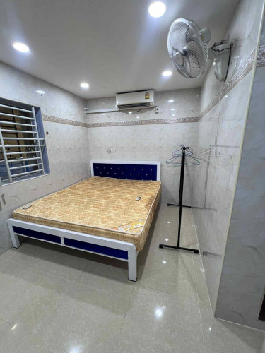 🏠房屋出租,✅4间卧室，5间浴室,✅价格：1200美元，可议价✅包含所有建材