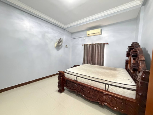 🏠House for rent 📍Location in Poipet city ✅5 bathrooms, 6 bedrooms ✅Price $900