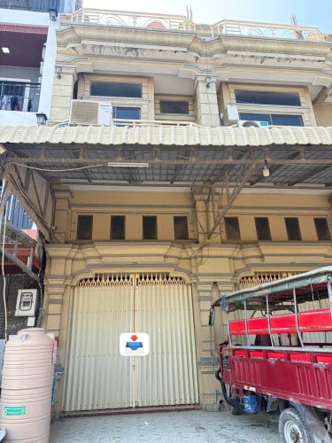🏠House for rent 📍Location in Poipet city ✅5 bathrooms, 6 bedrooms ✅Price $900