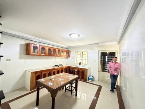 🏠House for rent 📍Location in Poipet city ✅5 bathrooms, 6 bedrooms ✅Price $900