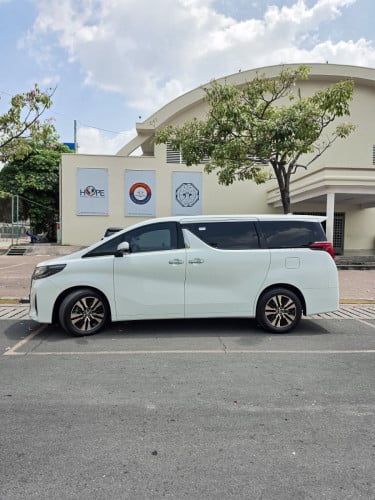 🚐 សេវាកម្មធ្វើដំណើរ VIP ជាមួយ Toyota Alphard Executive Lounge
