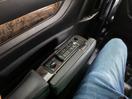 ๐ แแแแถแแแแแแแแพแแแแพแ VIP แแถแแฝแ Toyota Alphard Executive Lounge