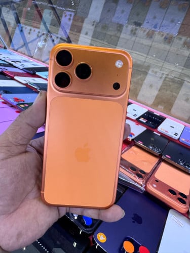 17 pro max XA  ស្អាត 99%.99%. នៅធានាក្រហ៊ុន ប្រេីបាន 1 ខែ