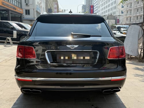 2018年宾利添越4.0T/V8