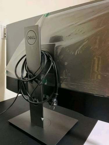 32" 4K Dell Monitor U3223QE