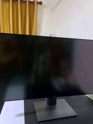 32" 4K Dell Monitor U3223QE