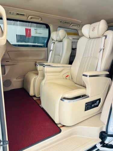 Alpard 010 កៅអីធំម៉ាស្សាVIP សក្នុងលឿង