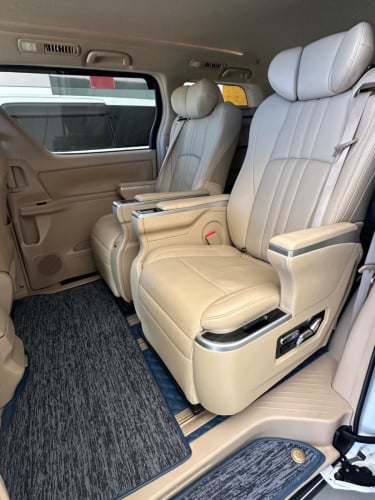 Alphard 010 សក្នុងលឿង កៅអីVIP