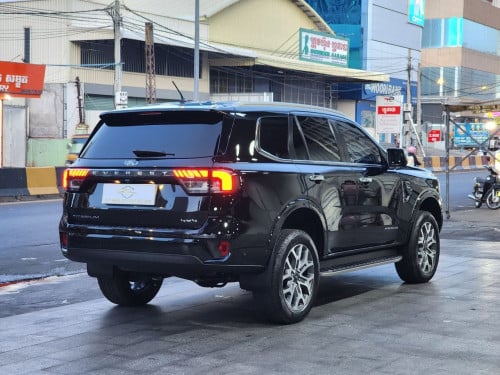 FORD EVEREST TITANIUM 2023 (ឡានថ្មីខ្លាំង)