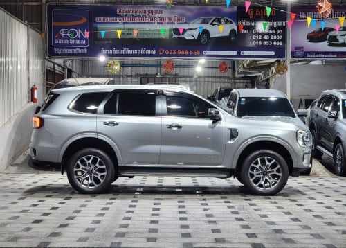 FORD EVEREST TITANIUM 2023 ពណ៍ទឹកប្រាក់