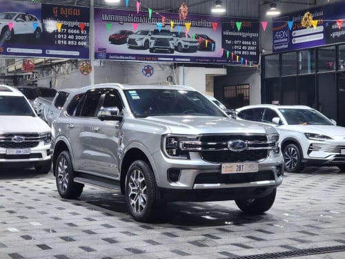 FORD EVEREST TITANIUM 2023 ពណ៍ទឹកប្រាក់
