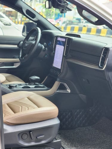 FORD EVEREST TITANIUM 2023 ពណ៍ទឹកប្រាក់