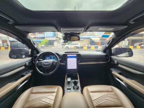 FORD EVEREST TITANIUM 2023 ពណ៍ទឹកប្រាក់