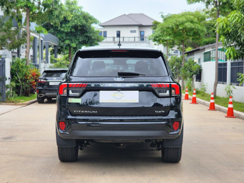 FORD EVEREST TITANIUM 2023