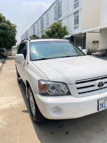Highlander 04 V4 ប៉ុង1 កៅអី3ជួ បើកដំបូល