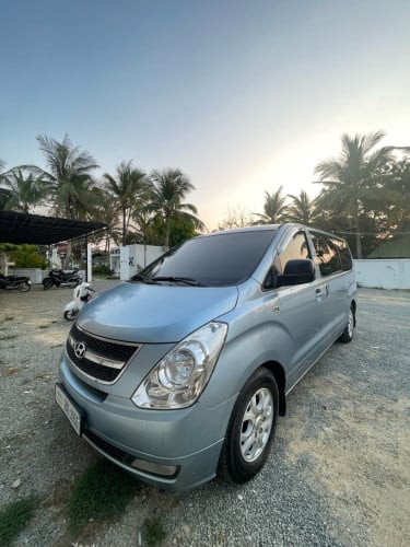 Hyundai Grand Starex សម្រាប់ជួលថ្ងៃ &ខែ